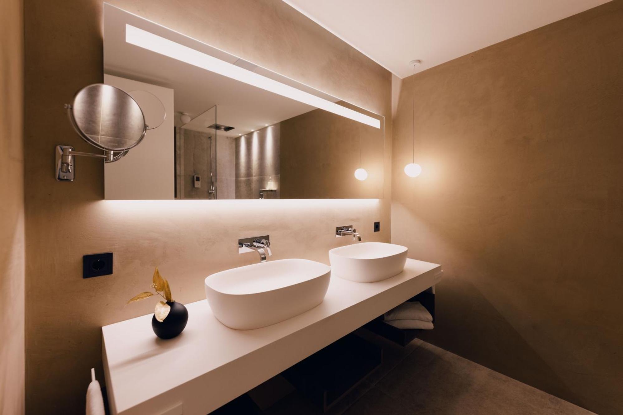 Suiteseven Hotel 4*